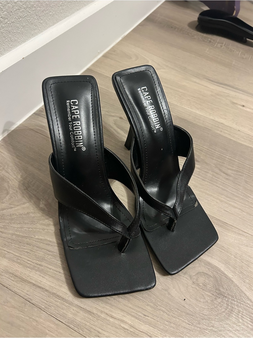 Cape Robbin Black Square-Toe High Heel Thong Sandals - Sleek Minimalist